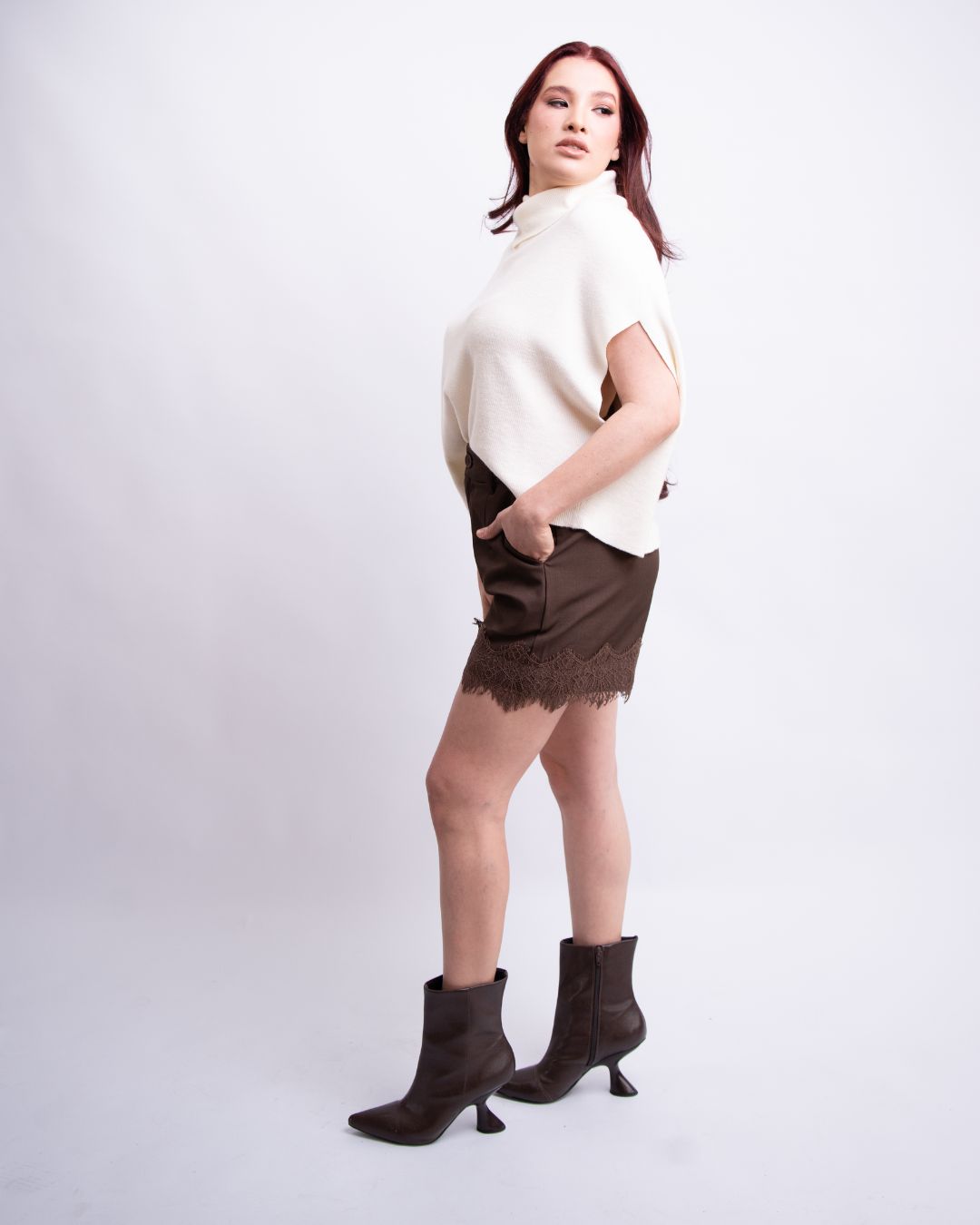 Short Luna Renda Café
